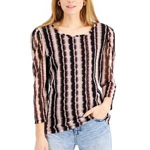 Inc printed puff T-shirt. Macys Inc printed t shirt blouse. Black pink blouse